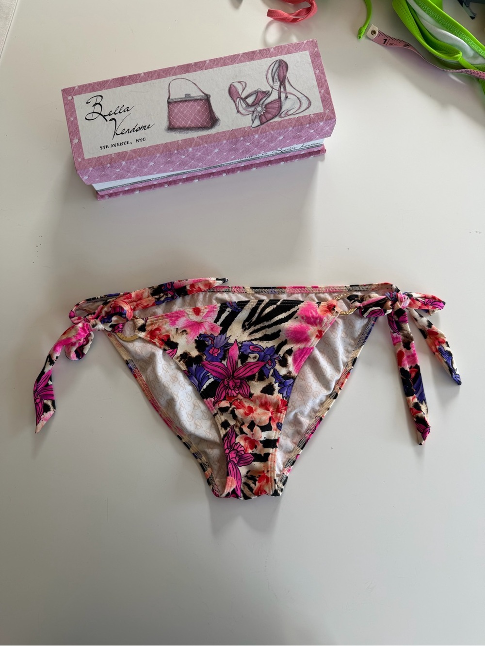 Vintage Victoria’s Secret Bikini Bottoms — Medium